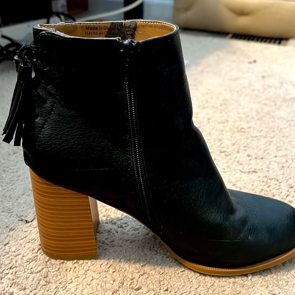 Zip up Heeled boots - Picture 1 of 5